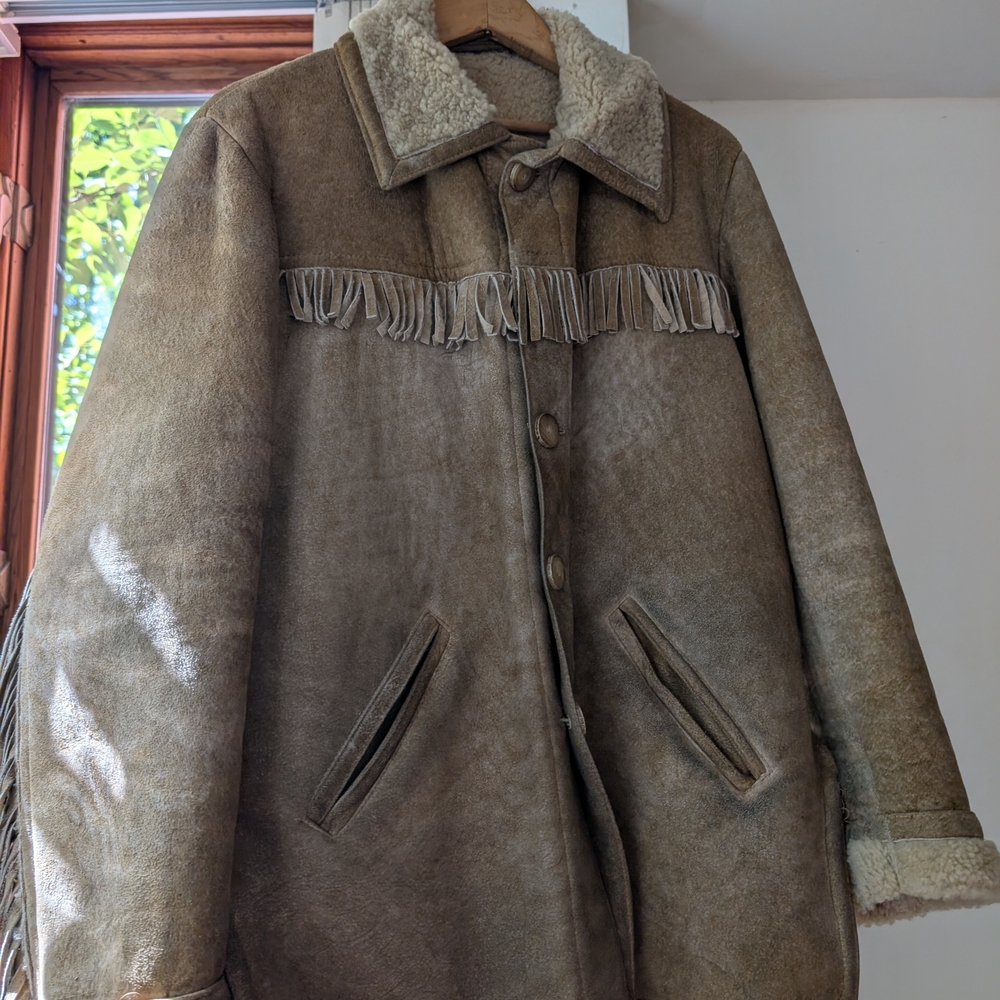 Vintage Men's Tan Shearling Jacket with Fringe